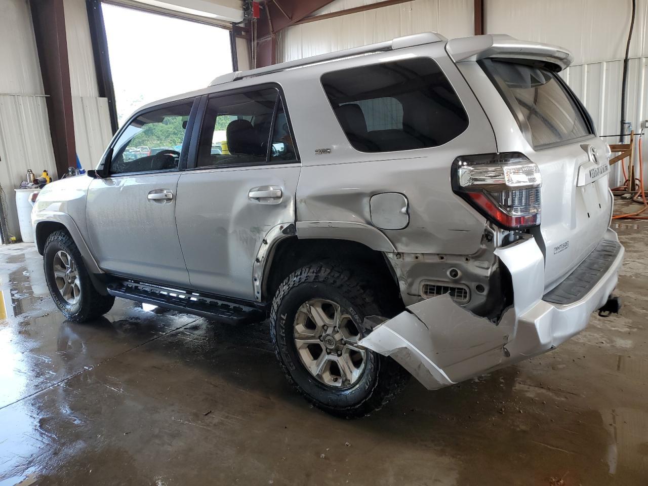 2014 Toyota 4Runner Sr5 - Image 2