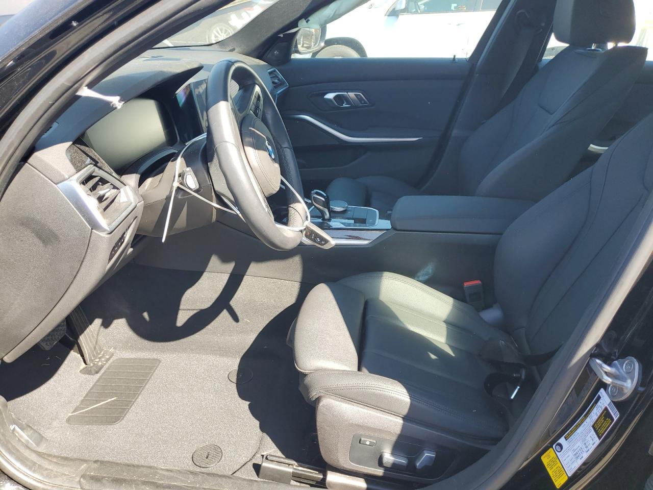 2020 BMW 330I - Фото 7