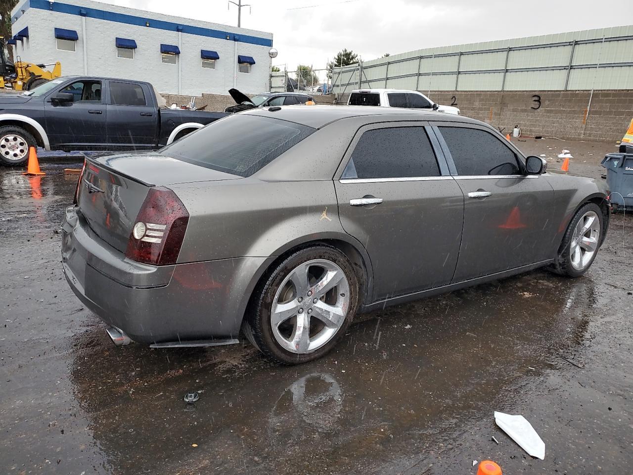 2010 Chrysler 300 Touring - Image 3