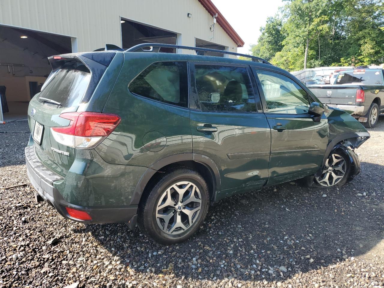 2024 Subaru Forester Premium - Фото 3