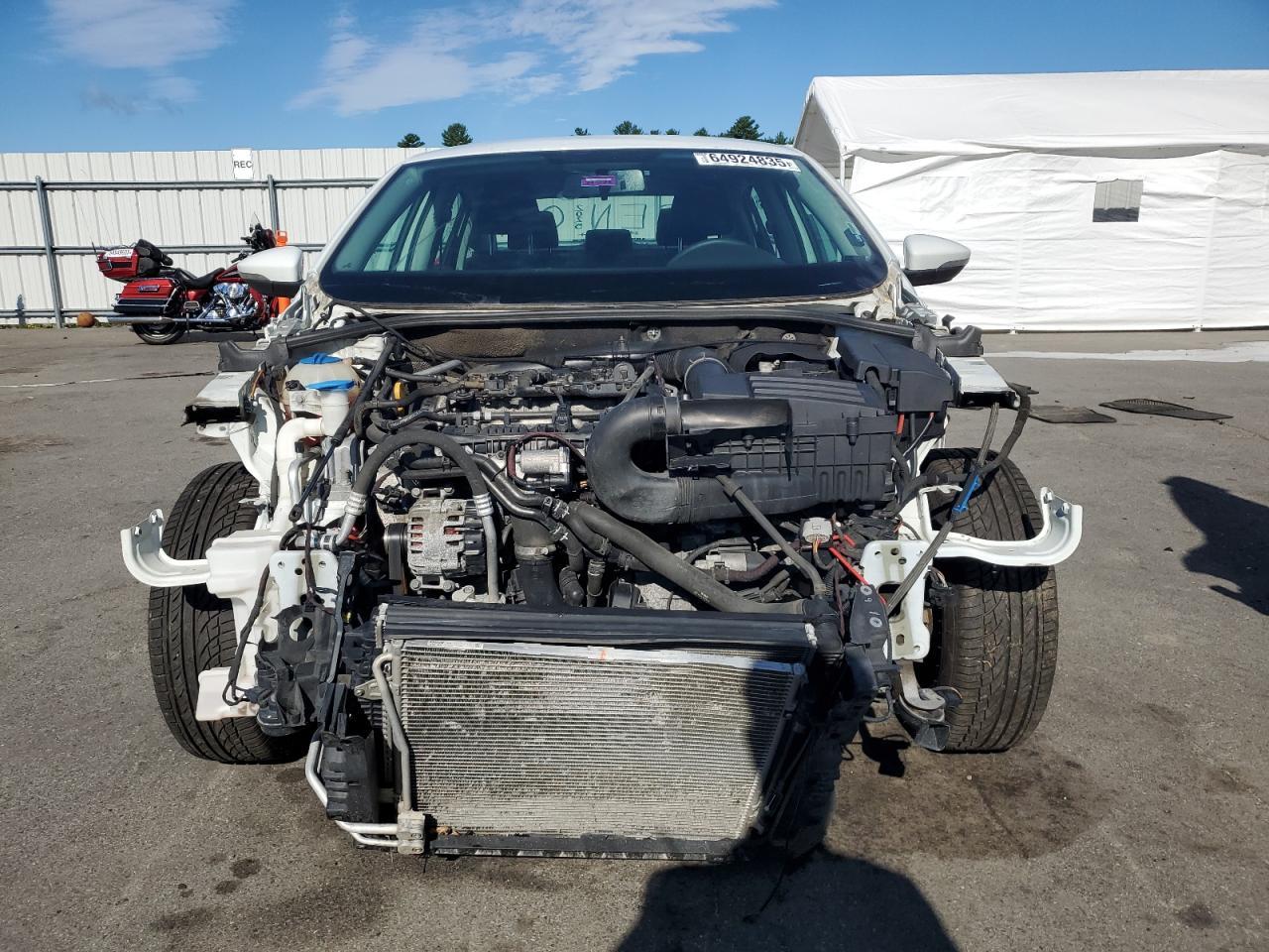 2016 Volkswagen Passat S - Image 5