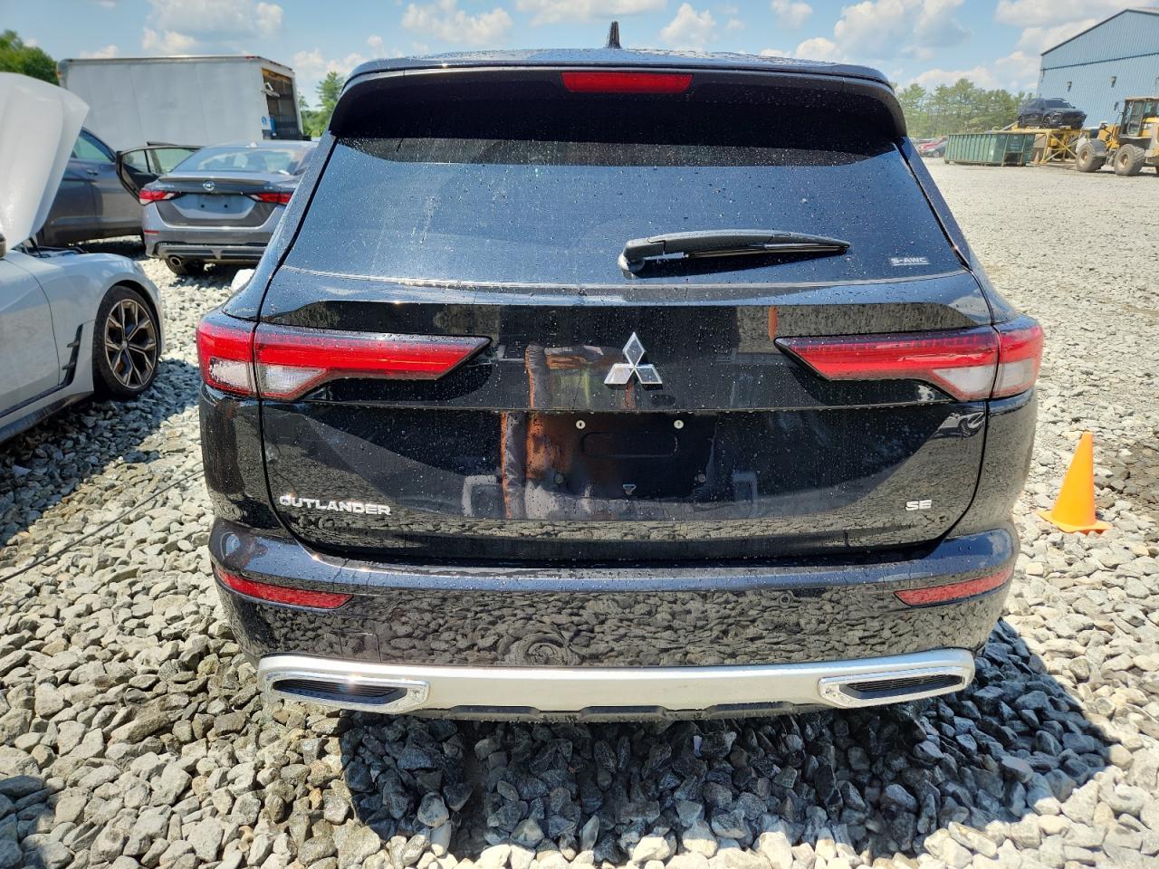 2023 Mitsubishi Outlander Se - Image 6