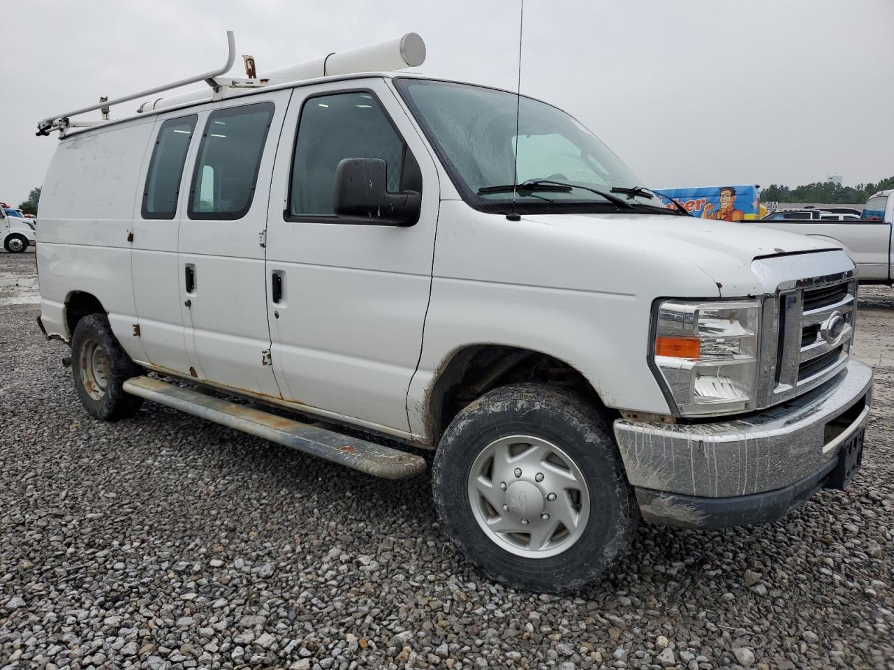 2014 Ford Econoline E250 Van - Image 4