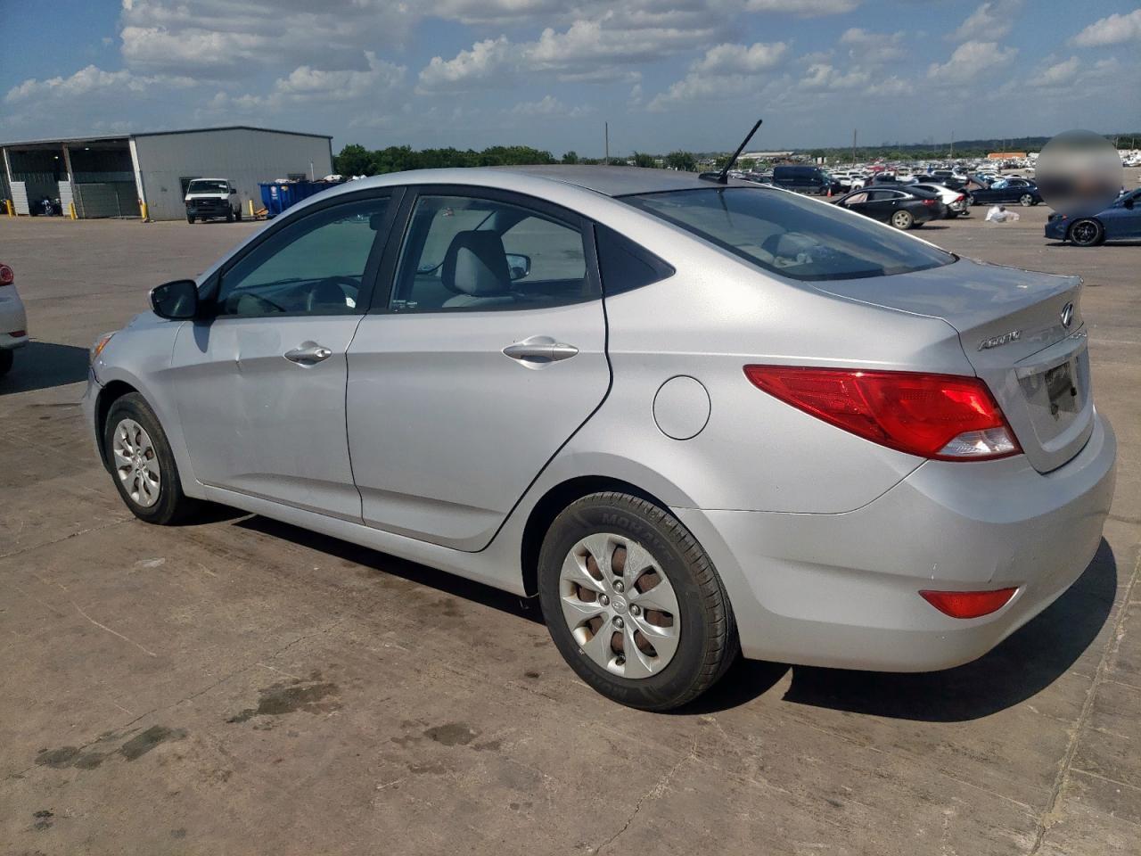 2015 Hyundai Accent Gls - Image 2