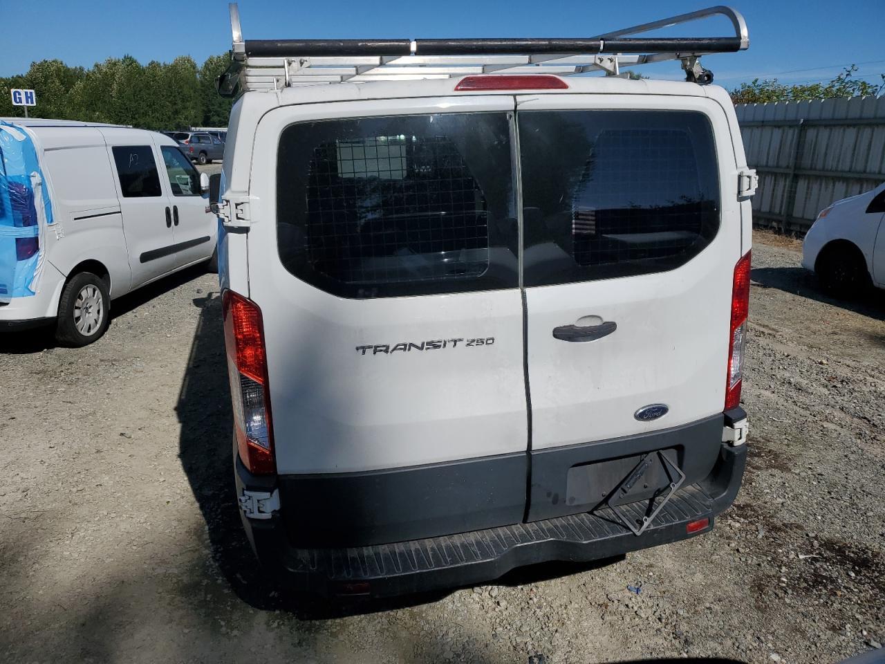 2015 Ford Transit T-250 - Фото 6