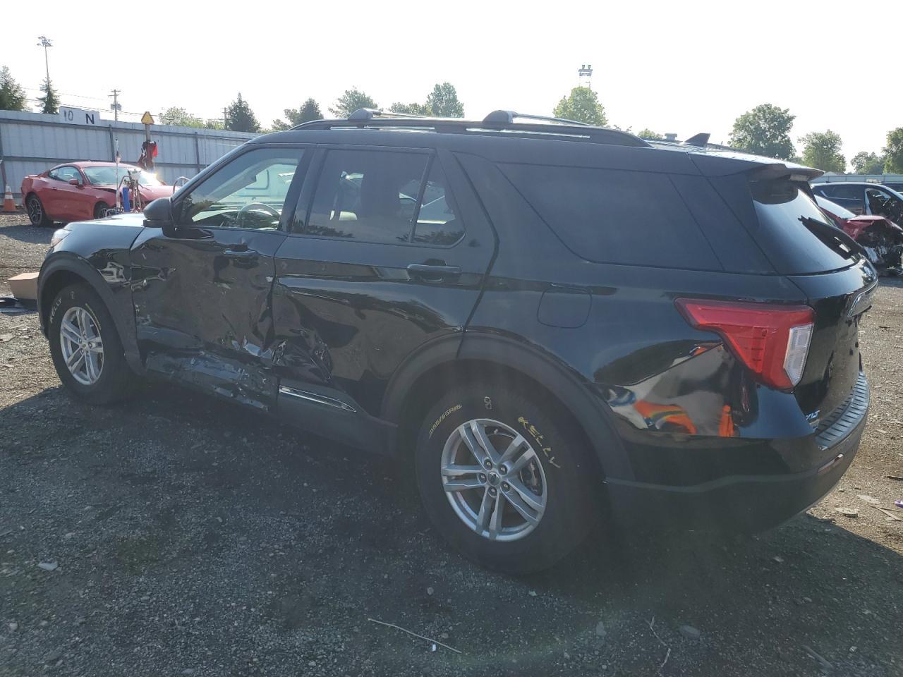 2022 Ford Explorer Xlt - Фото 2