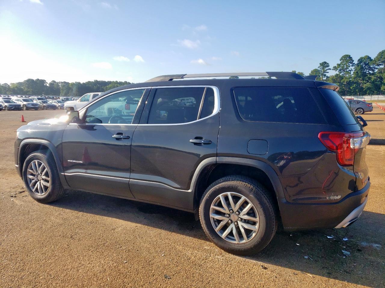 2020 GMC Acadia Slt - Image 2