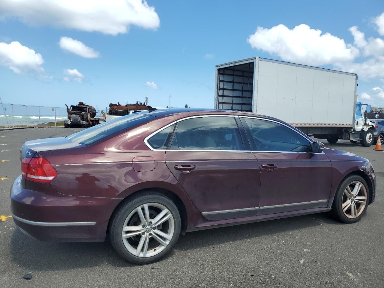 2013 Volkswagen Passat Sel - Image 3