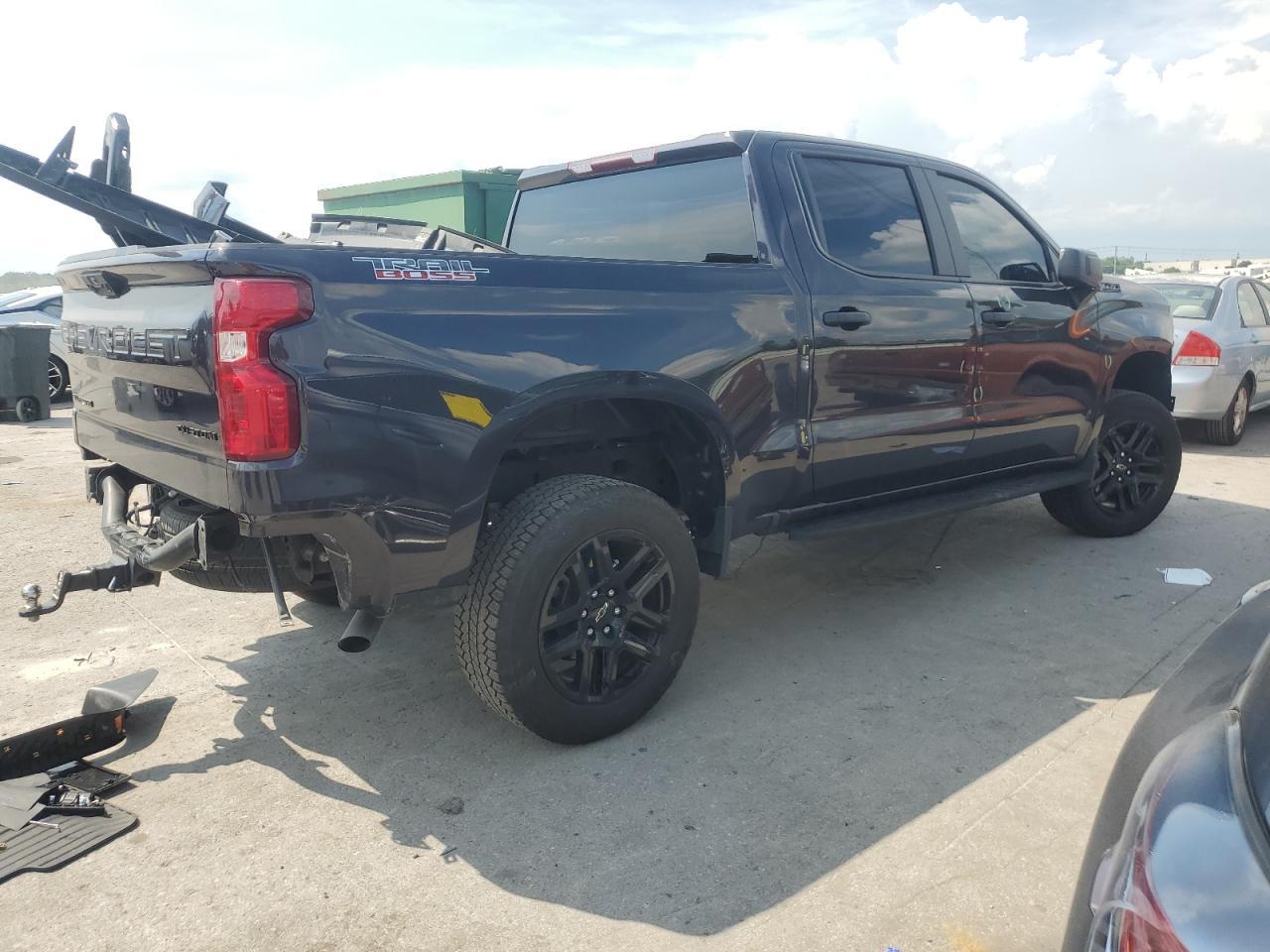 2023 Chevrolet Silverado K1500 Trail Boss Custom - Image 3