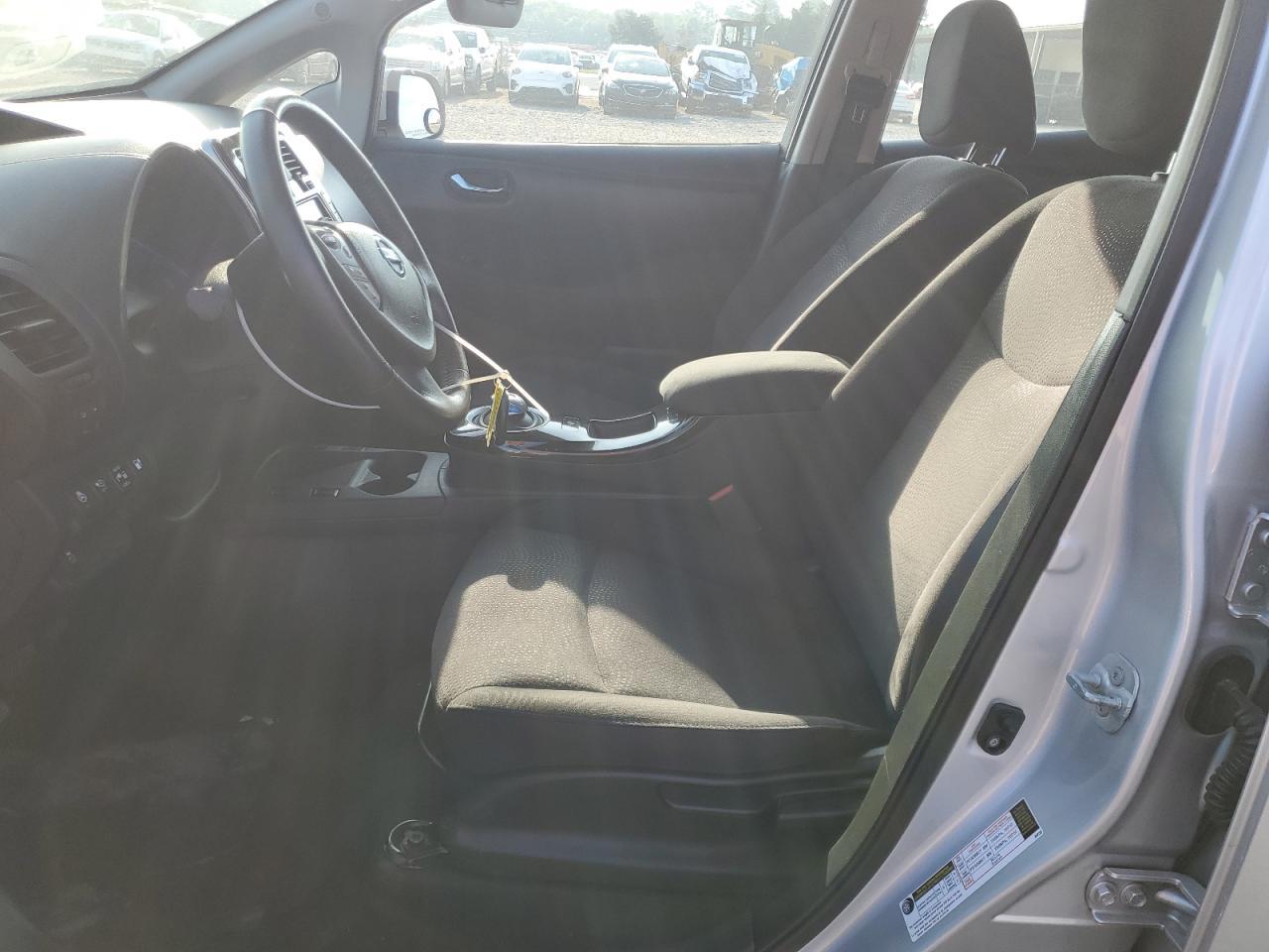 2015 Nissan Leaf S - Фото 7