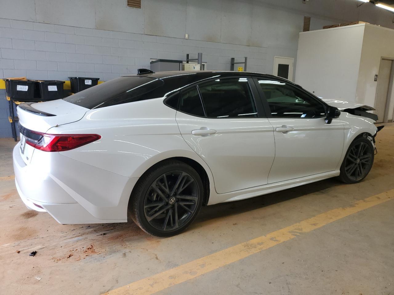 2025 Toyota Camry Xse - Фото 3