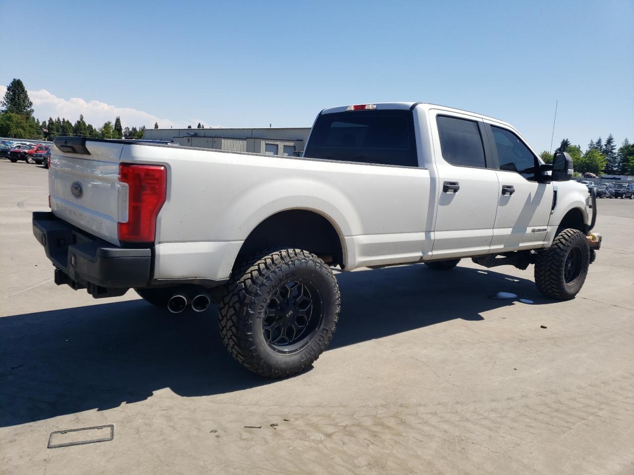 2019 Ford F350 Super Duty - Фото 3