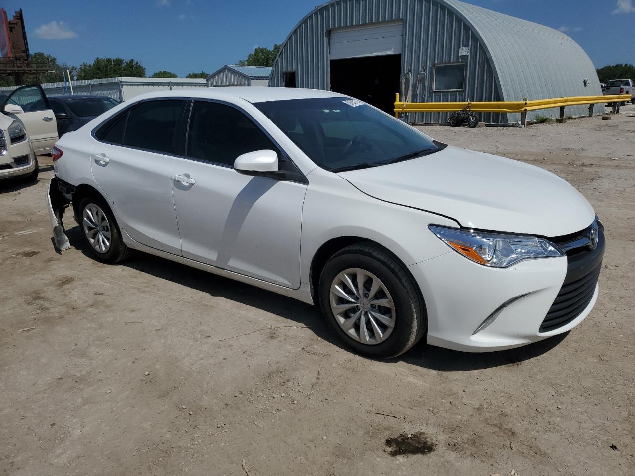 2017 Toyota Camry Le - Image 4