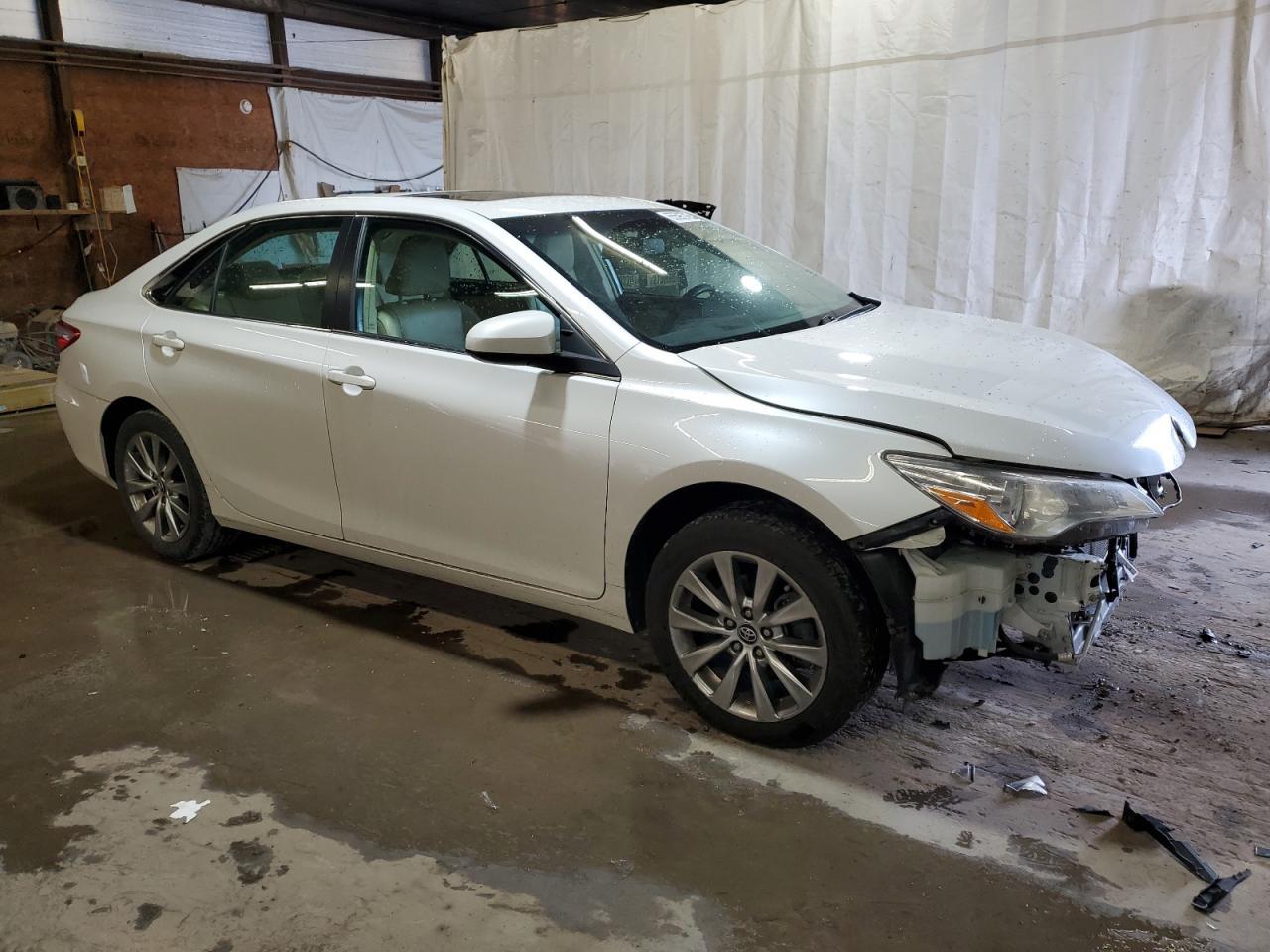 2016 Toyota Camry Le - Image 4