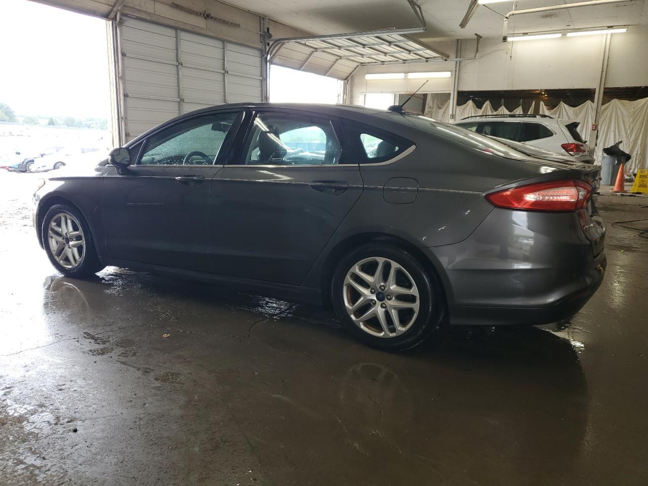 2016 Ford Fusion Se - Фото 2