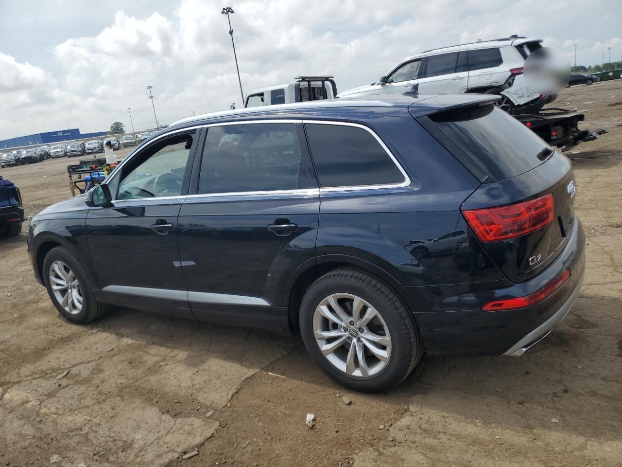 2018 Audi Q7 Premium - Image 2