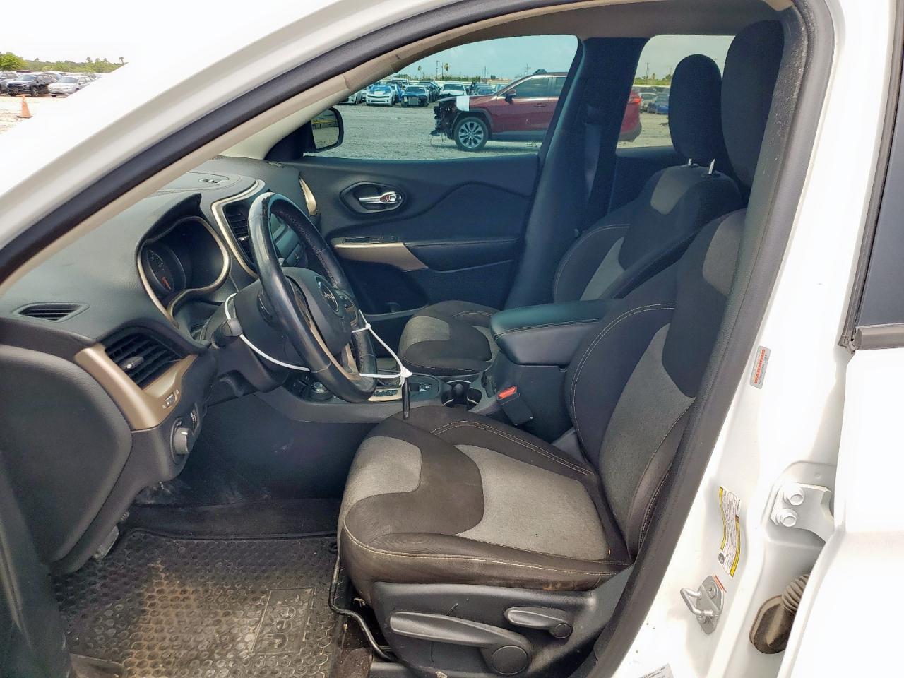 2017 Jeep Cherokee Sport - Фото 7