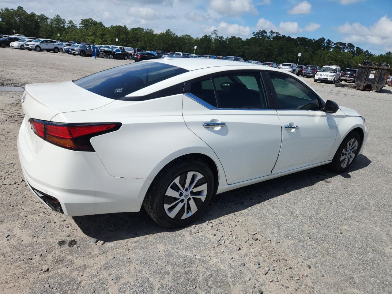 2025 Nissan Altima S - Фото 3