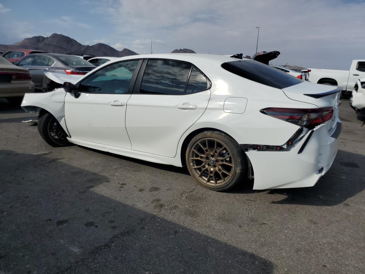 2024 Toyota Camry Se Night Shade - Фото 2