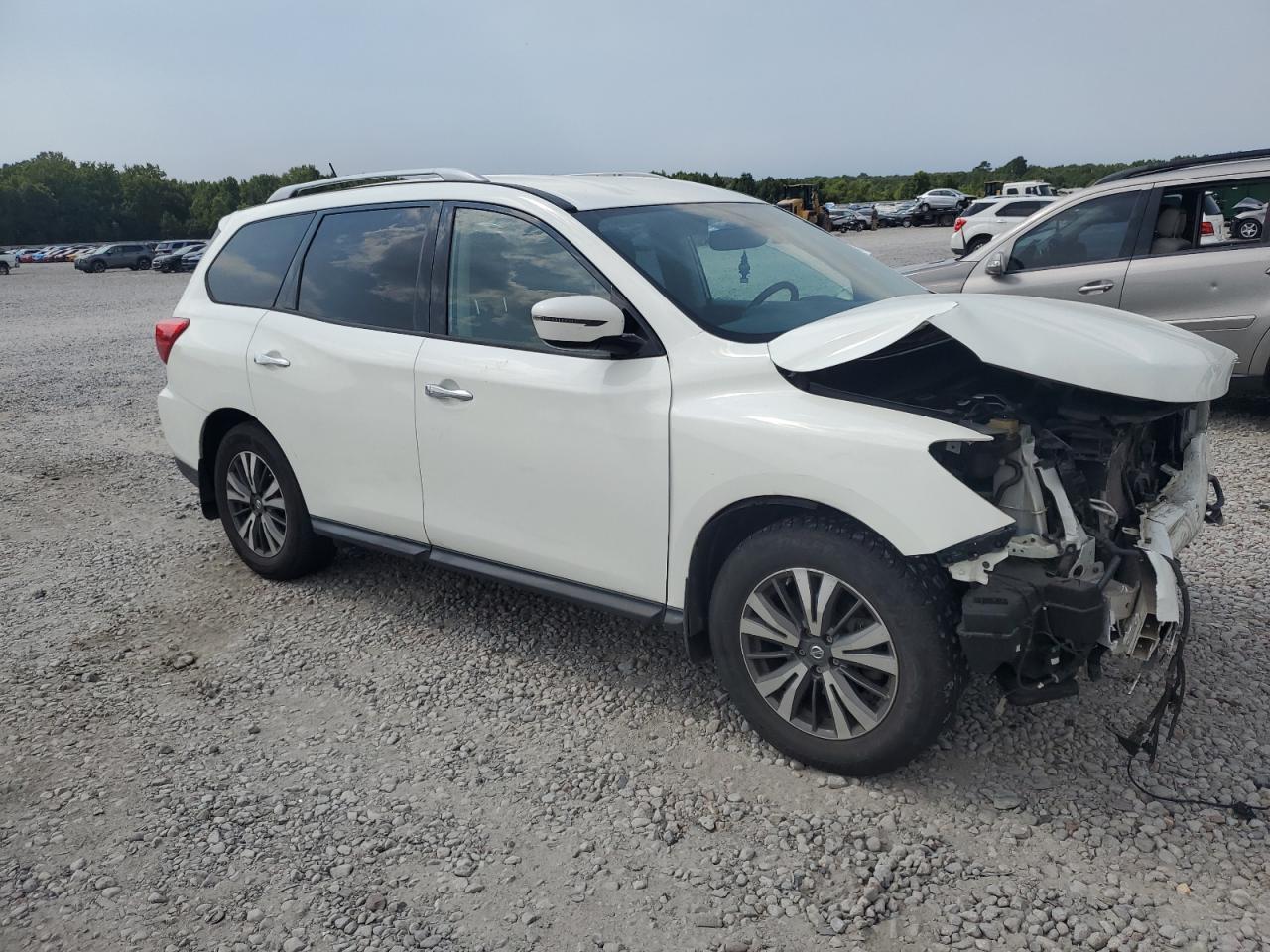 2017 Nissan Pathfinder S - Фото 4