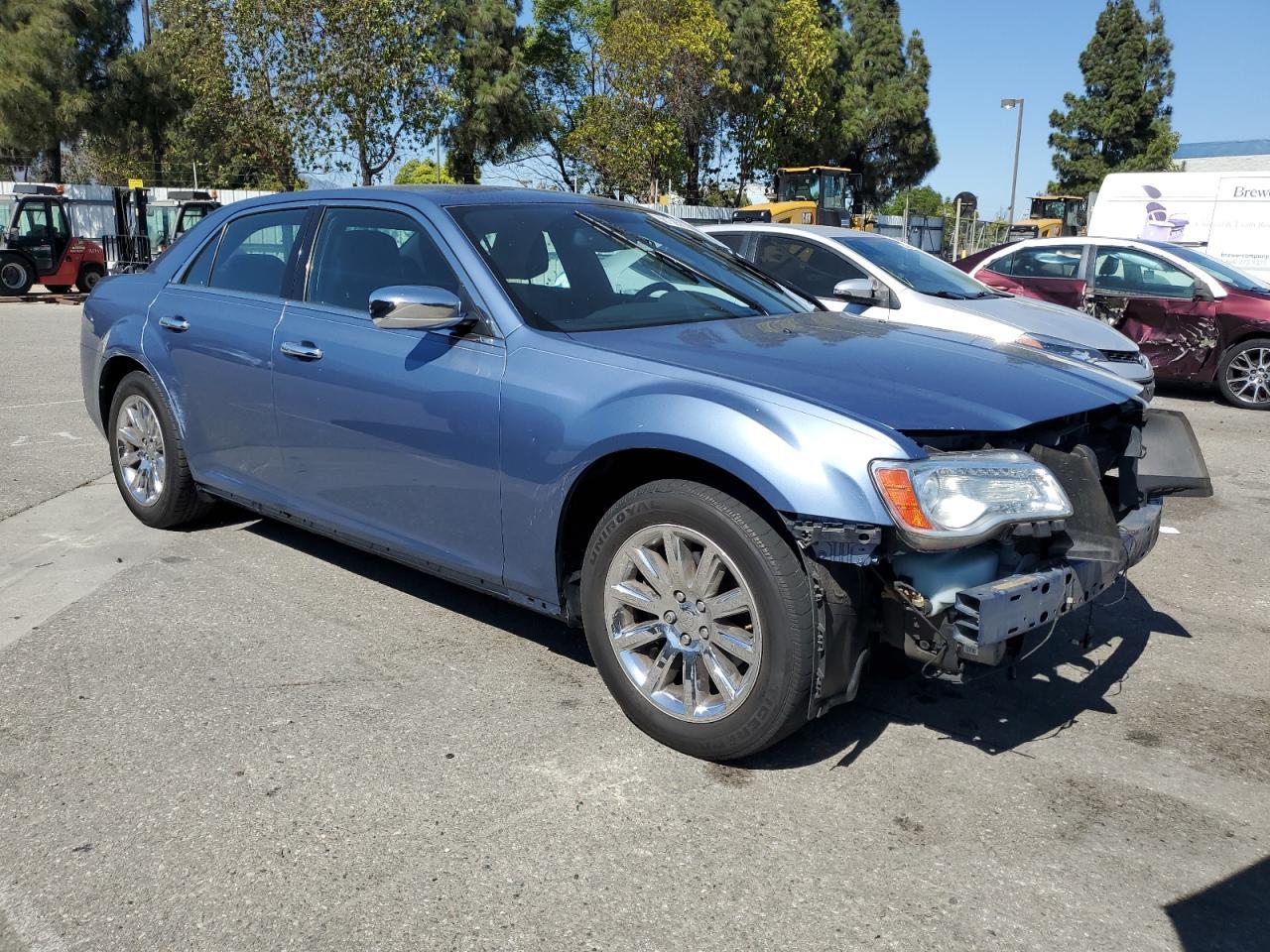 2011 Chrysler 300 Limited - Фото 4