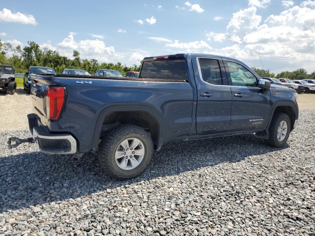 2020 GMC Sierra K1500 Sle - Image 3