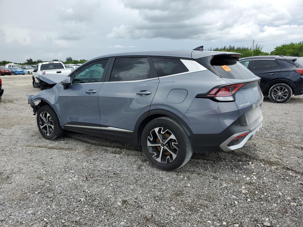 2023 Kia Sportage Ex Ex - Image 2