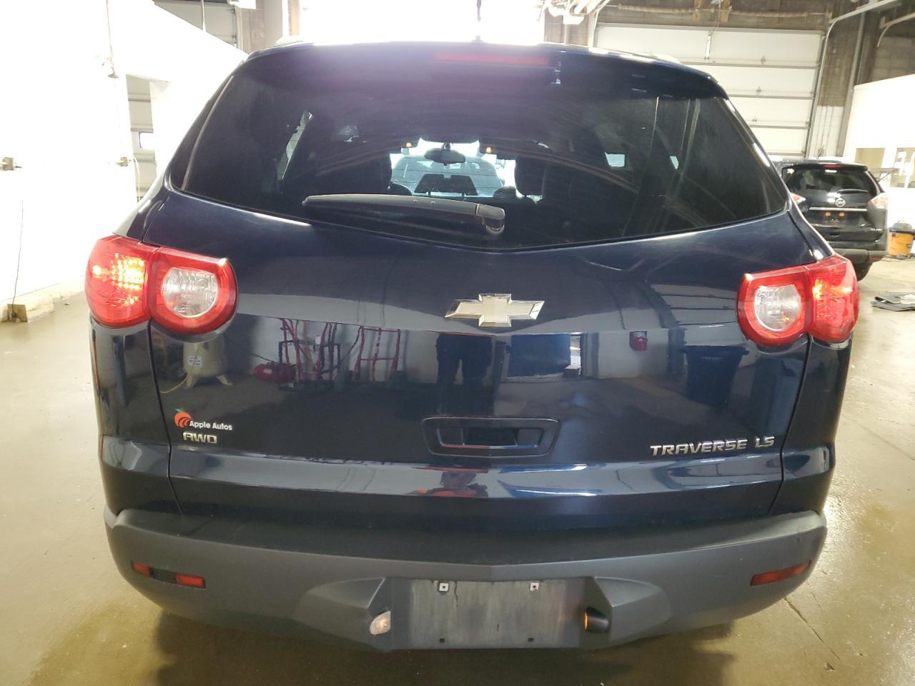 2011 Chevrolet Traverse Ls - Image 6
