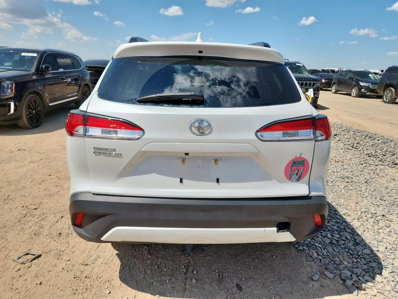 2023 Toyota Corolla Cross Le - Image 6