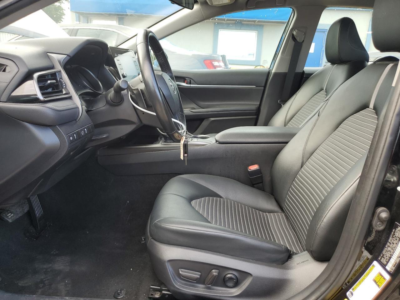 2022 Toyota Camry Se - Image 7