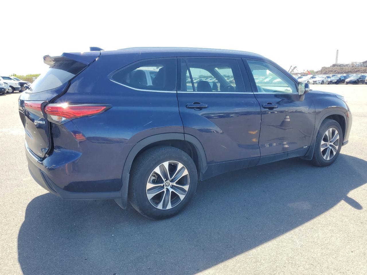 2022 Toyota Highlander Hybrid Xle - Image 3