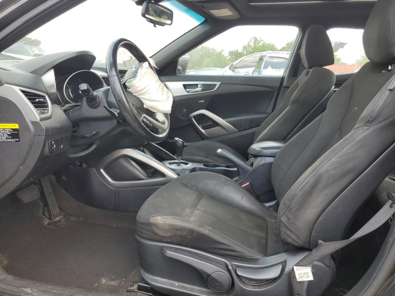 2017 Hyundai Veloster - Image 7