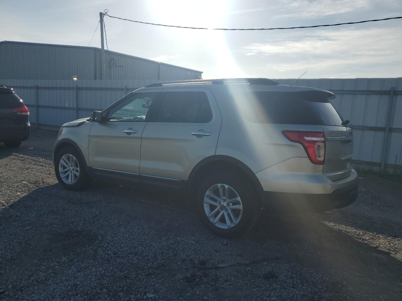 2011 Ford Explorer Xlt - Image 2