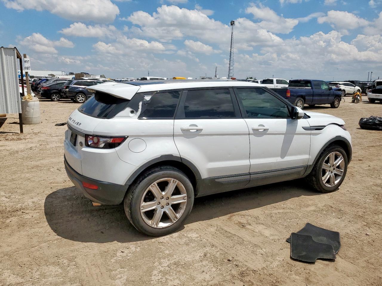 2015 Land Rover Range Rover Evoque Pure Plus - Image 3