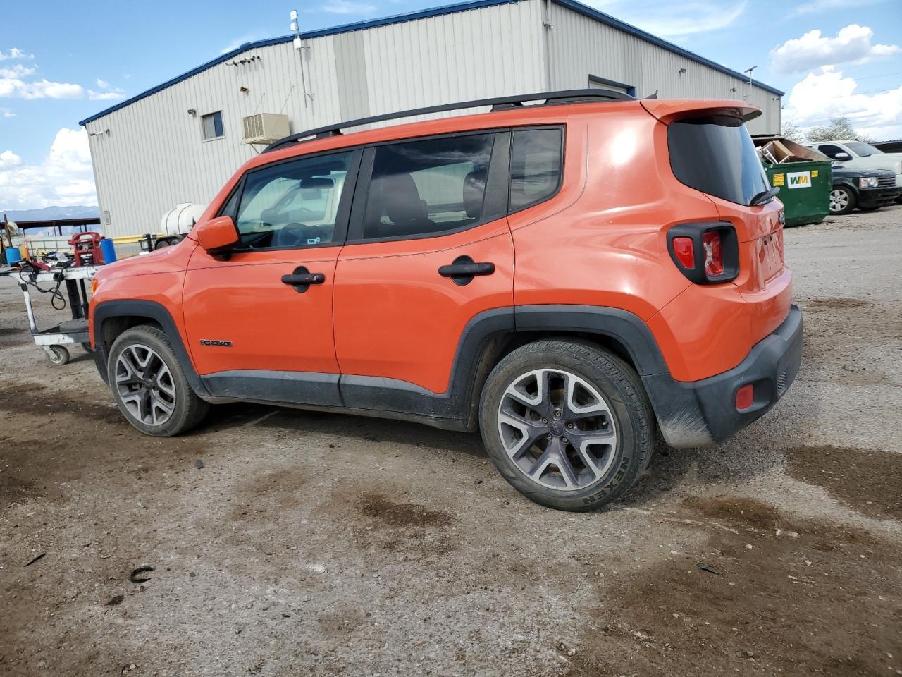 2015 Jeep Renegade Latitude - Image 2