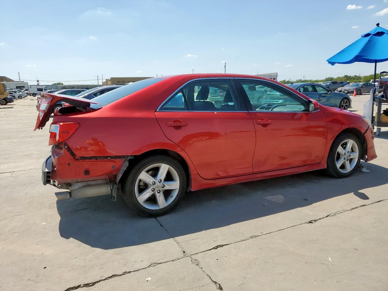 2014 Toyota Camry L - Фото 3