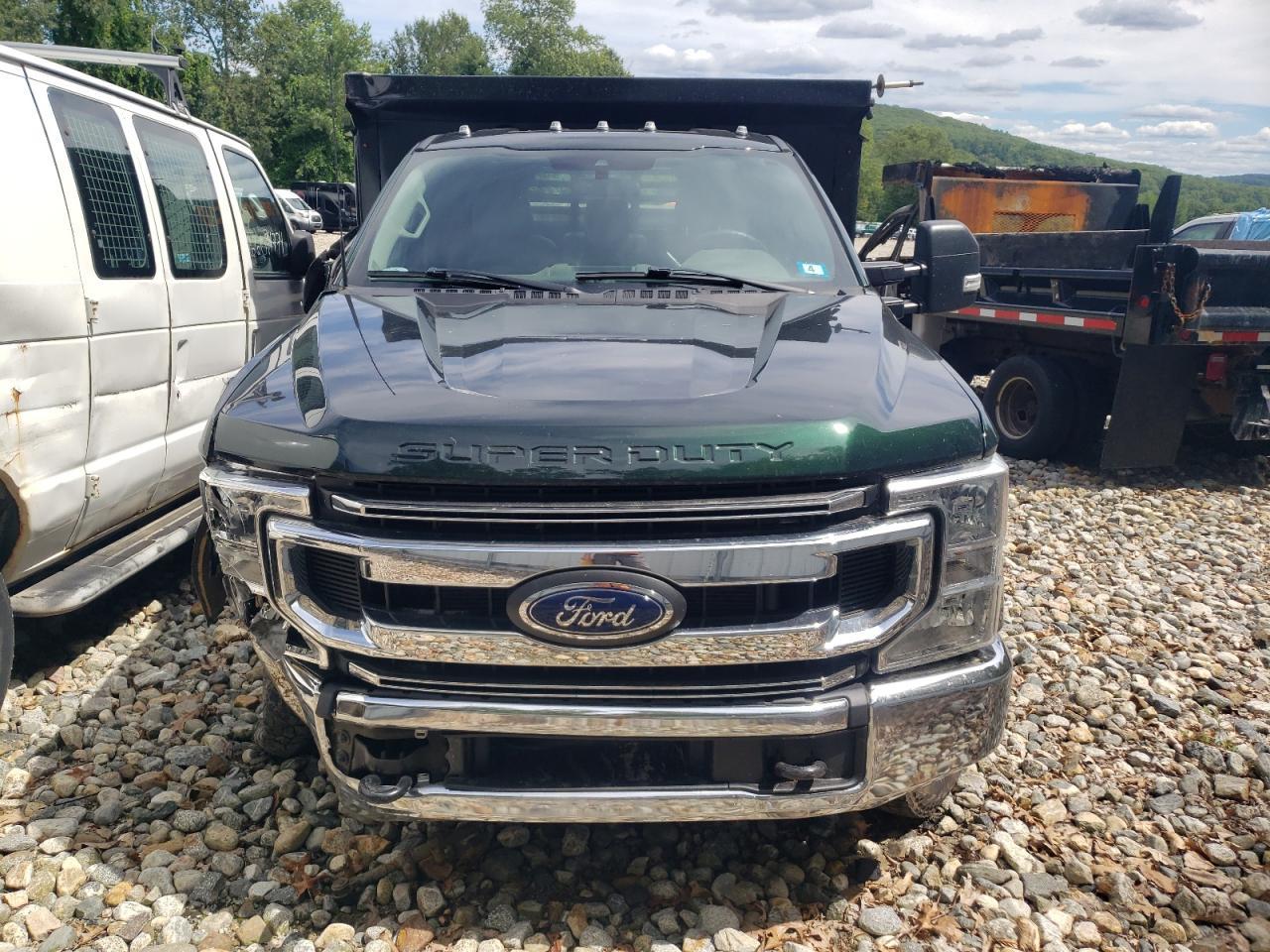 2022 Ford F350 Super Duty - Image 5