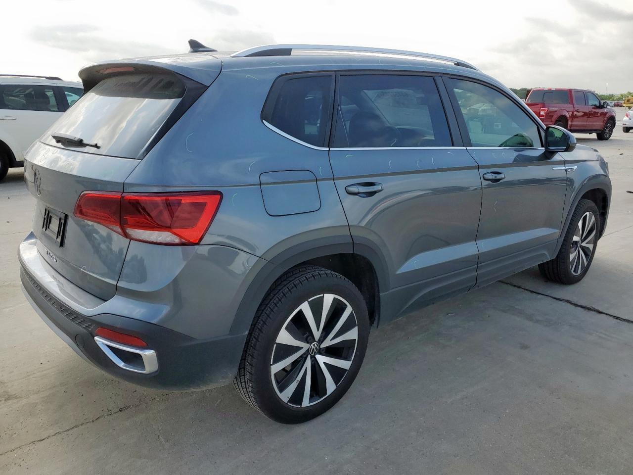2024 Volkswagen Taos Se - Фото 3