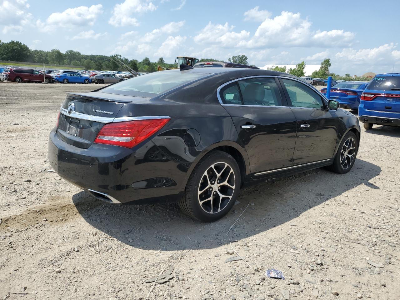 2016 Buick Lacrosse Sport Touring - Фото 3