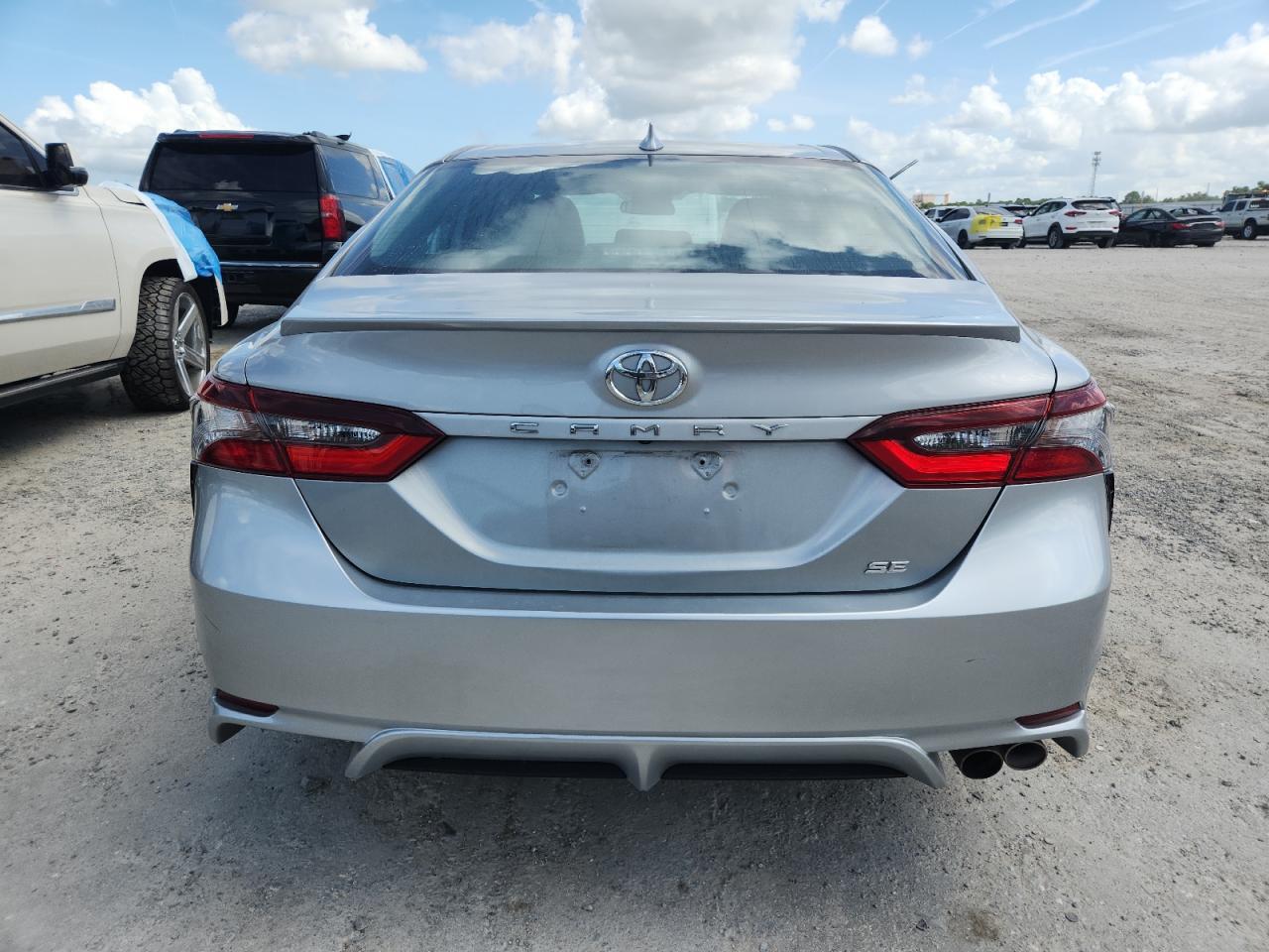 2021 Toyota Camry Se - Image 6