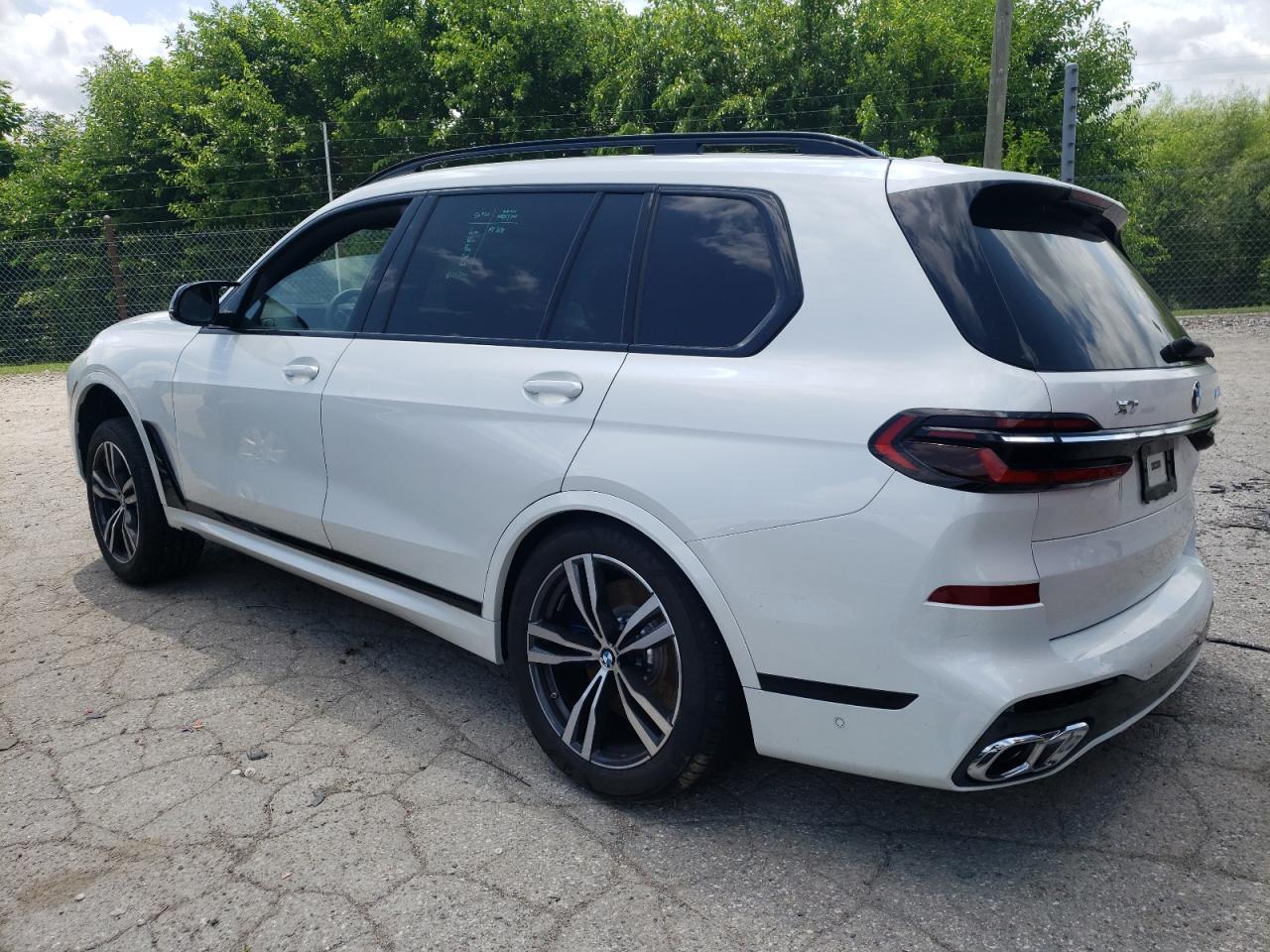2025 BMW X7 M60I - Фото 2