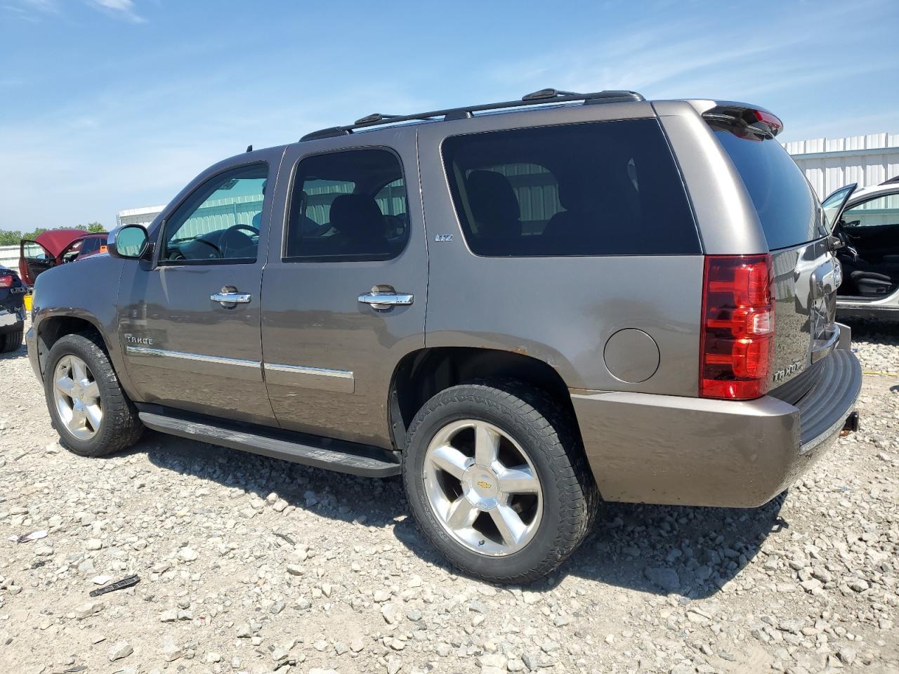 2011 Chevrolet Tahoe K1500 Ltz - Image 2