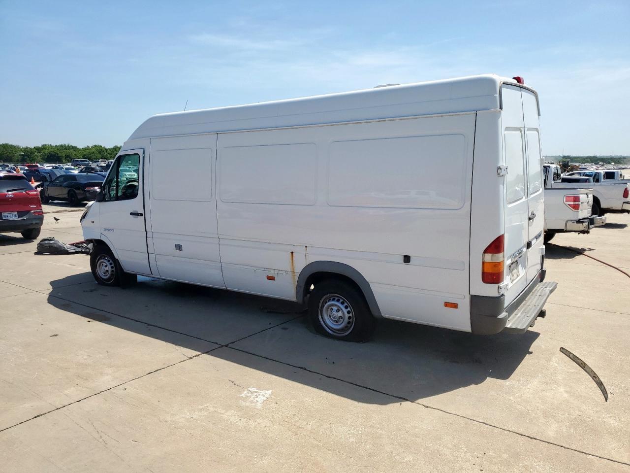 2006 Dodge Sprinter 2500 - Image 2