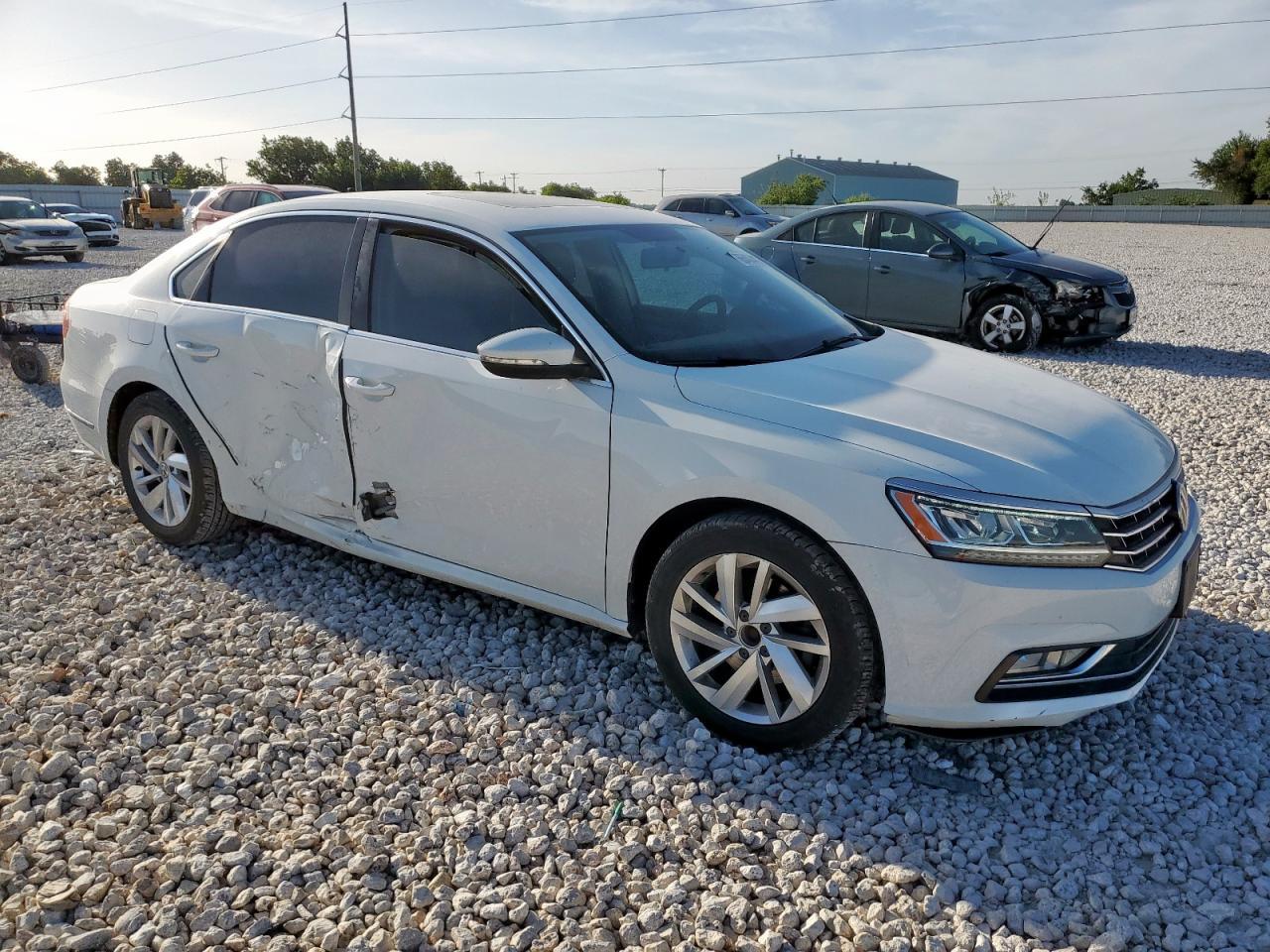 2018 Volkswagen Passat Se - Фото 4