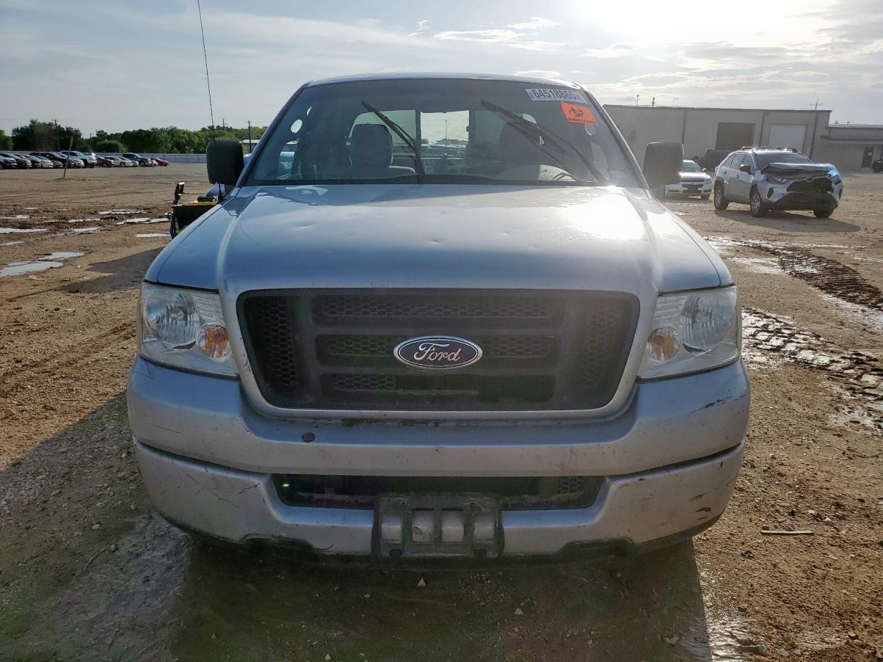 2005 Ford F150 - Image 5