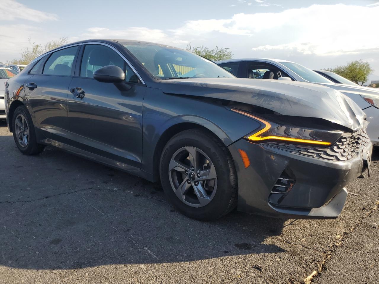 2022 Kia K5 Lxs - Image 4