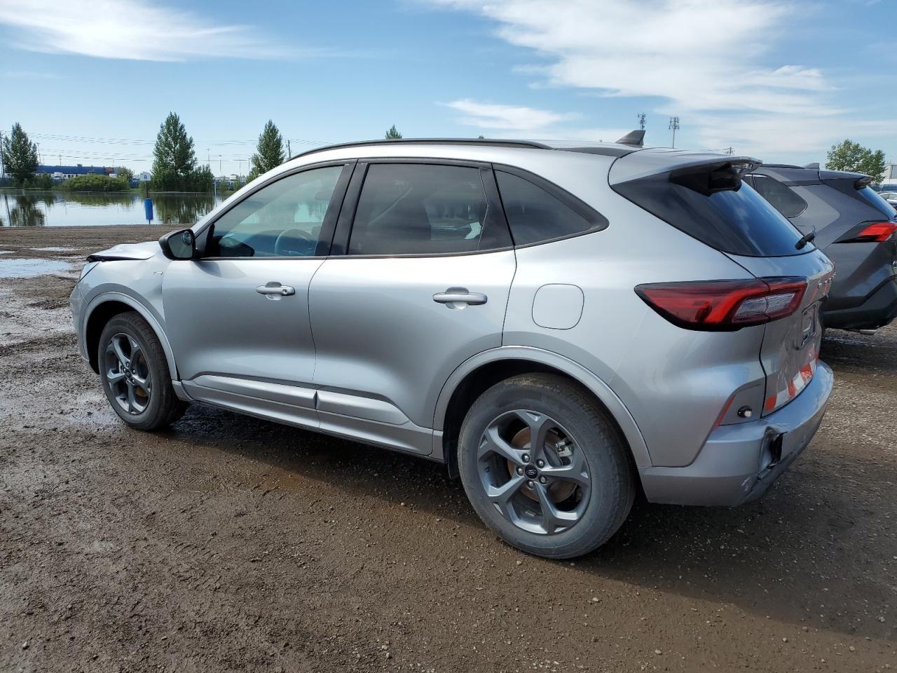 2023 Ford Escape St Line - Image 2