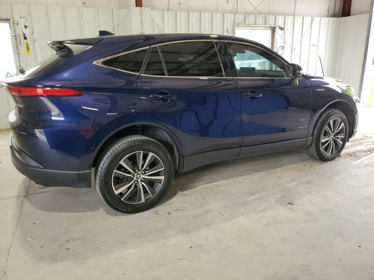 2021 Toyota Venza Le - Image 3