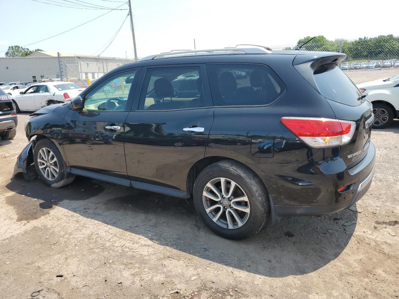 2016 Nissan Pathfinder S - Image 2