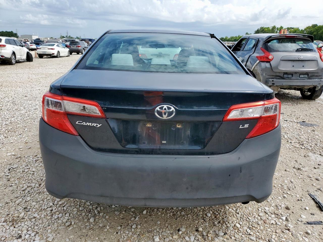 2013 Toyota Camry L - Фото 6